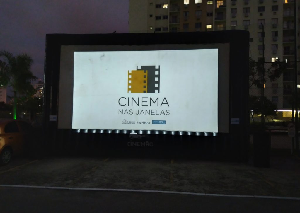 Sessão Cinema nas Janelas na Barra da Tijuca